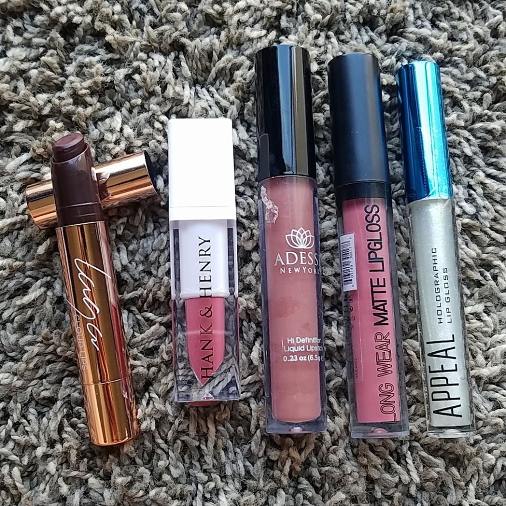 🔵3/$25 💄Lip bundle💄
